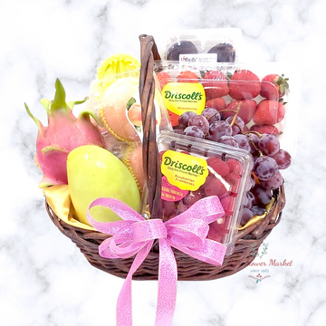 Mid Autumn Hamper 中秋節果籃A06-This hamper is packed with an array of seasonal fresh fruits, including strawberries, grapes, peaches, etc.-TST Flower Market