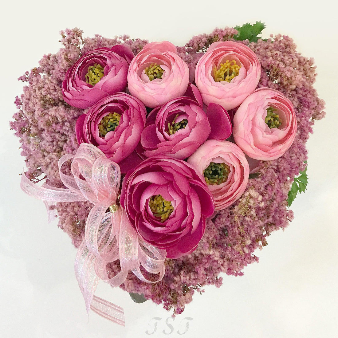 HK Flower,Hong Kong Online Order,Free Delivery,Birthday Flower,Anniversary Flower,Graduation Flower,Wedding Flower,Romantic Flower,Proposal Flower,Roses,香港花店,網上訂花,周年送花,生日花,紀念日花,求婚花,畢業花,玫瑰,花束,女朋友花,情人節送花,香港花店,免費送貨